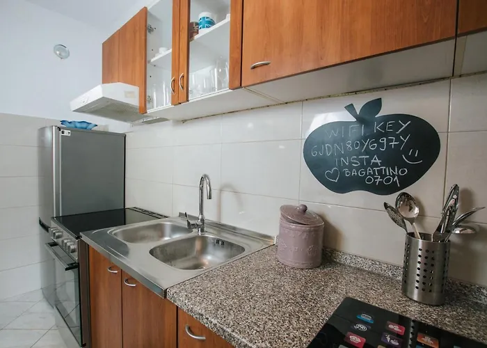 公寓 Bagattino-trogir Near Old Town