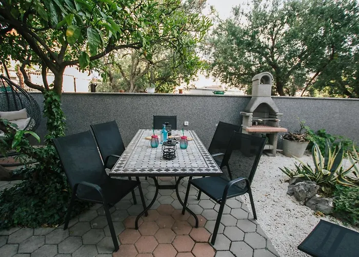 Bagattino-trogir Near Old Town * 特罗吉尔